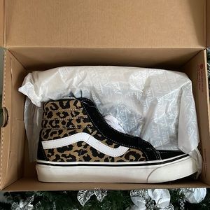 Sk8 Hi Leopard Print Vans *MAKE OFFERS*